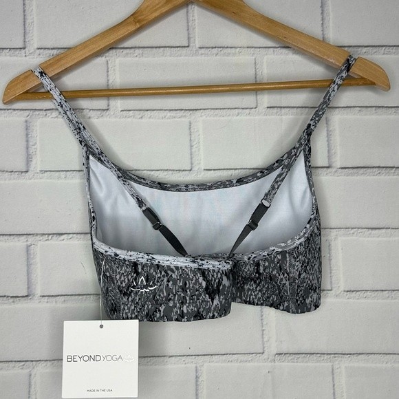 Beyond Yoga Ombré Snake Print Bra size Large - Picture 5 of 6